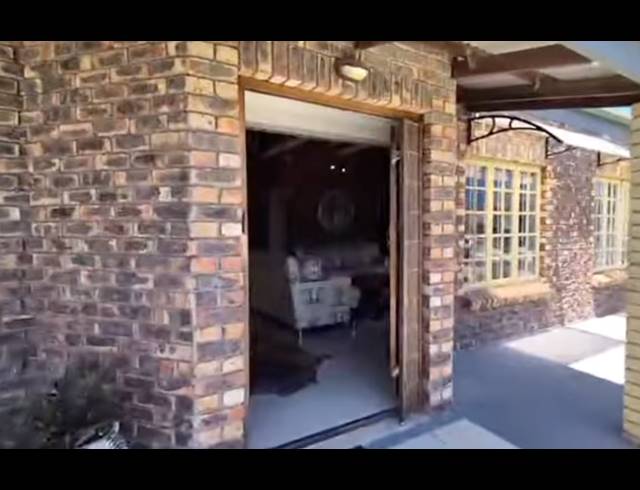 3 BEDROOM HOUSE FOR SALE IN MIDDEDORP